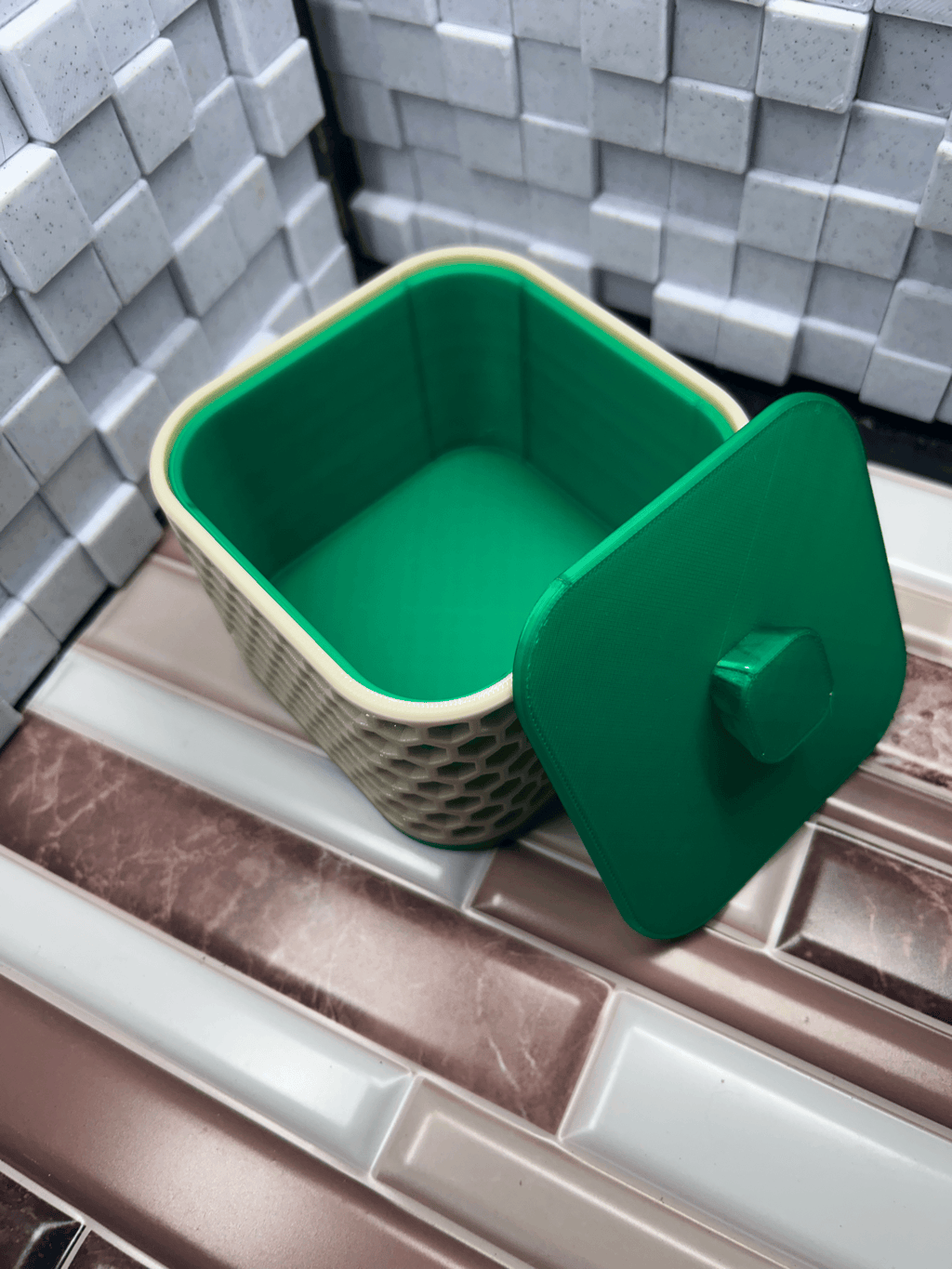 Green Box open
