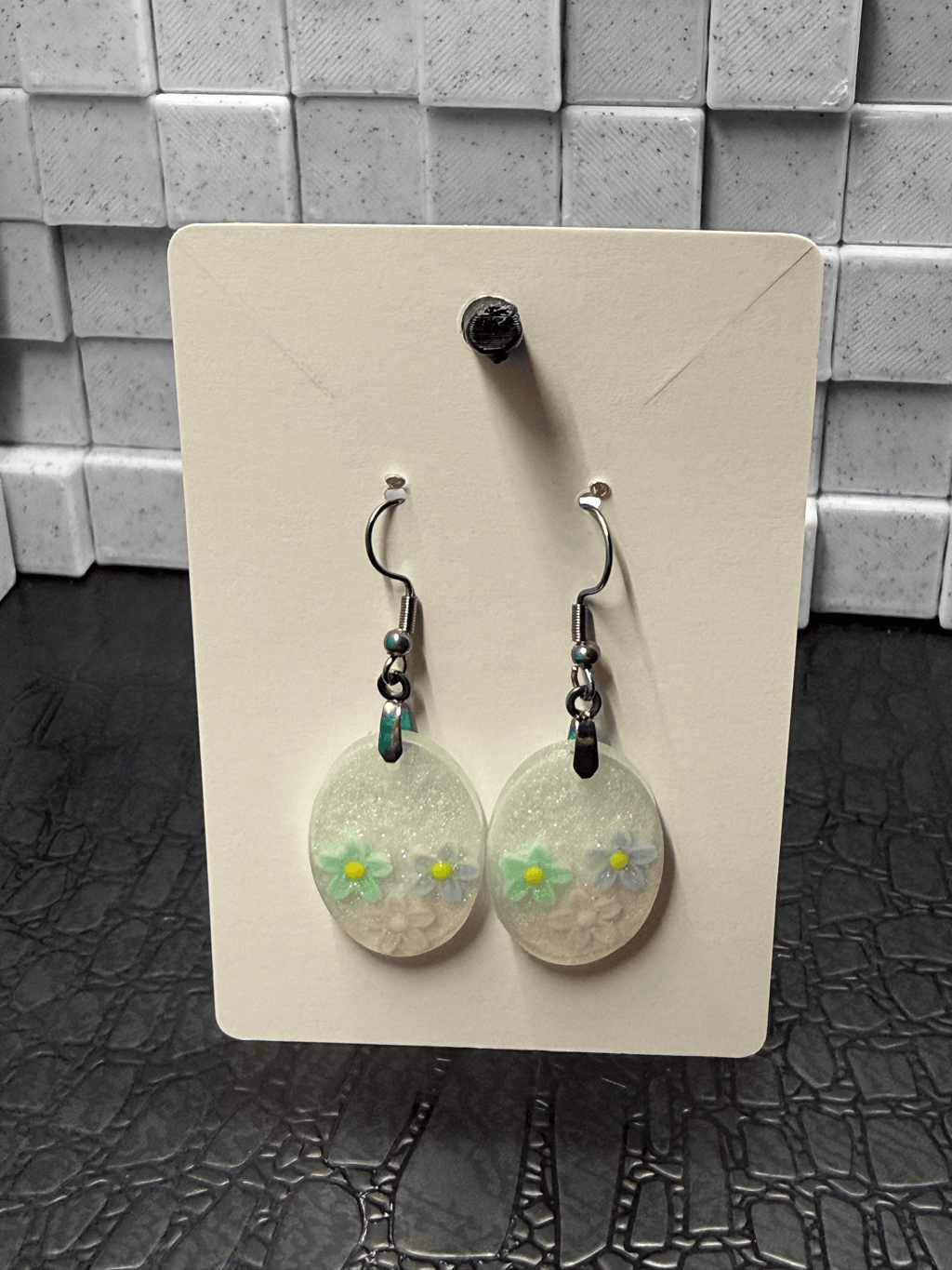 White Sparkle Oval Flowers Earrings