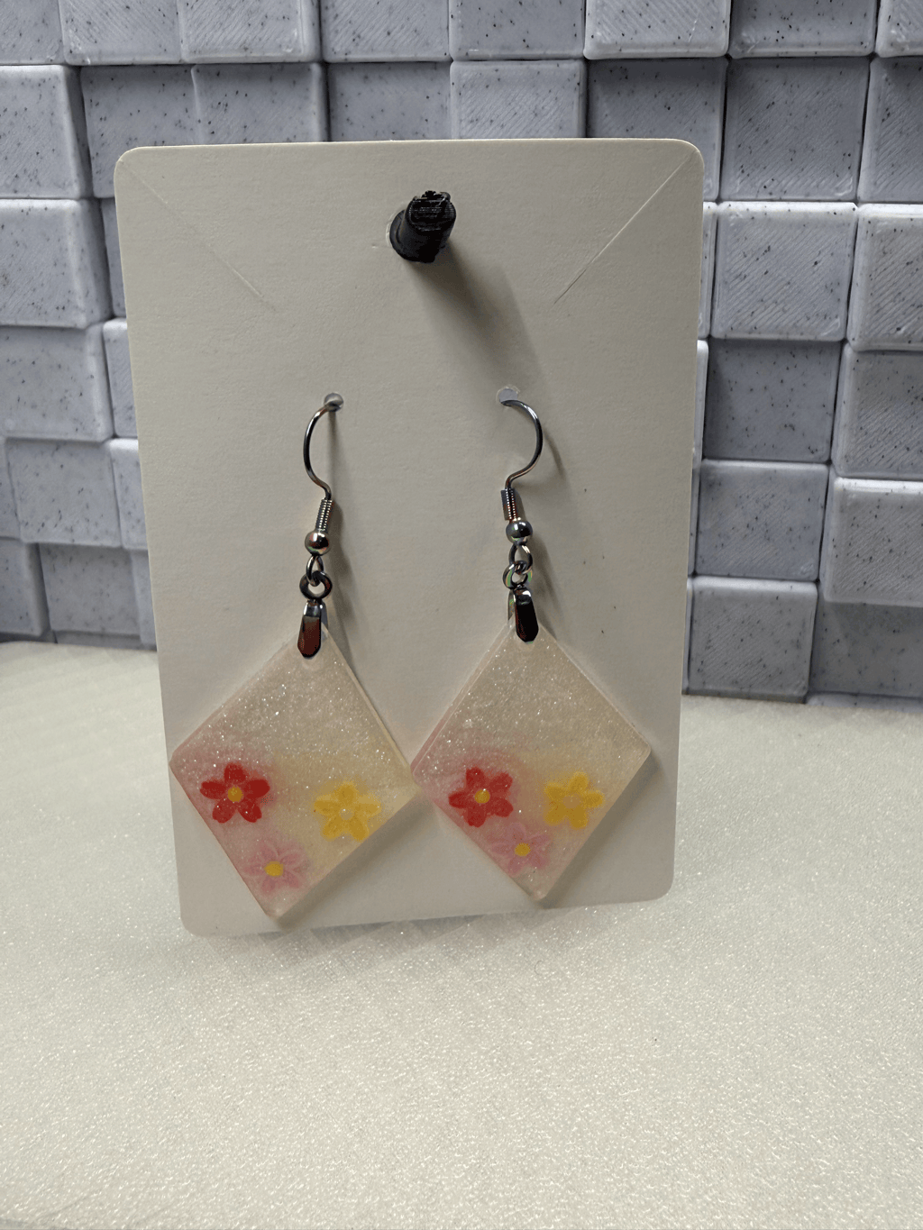 White Sparkle Triangle Flowers Earrings